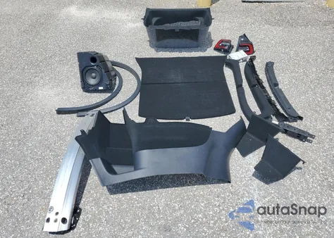 2021 Tesla Model Y из США, поврежденный, VIN 5YJYGDEE2MF257050